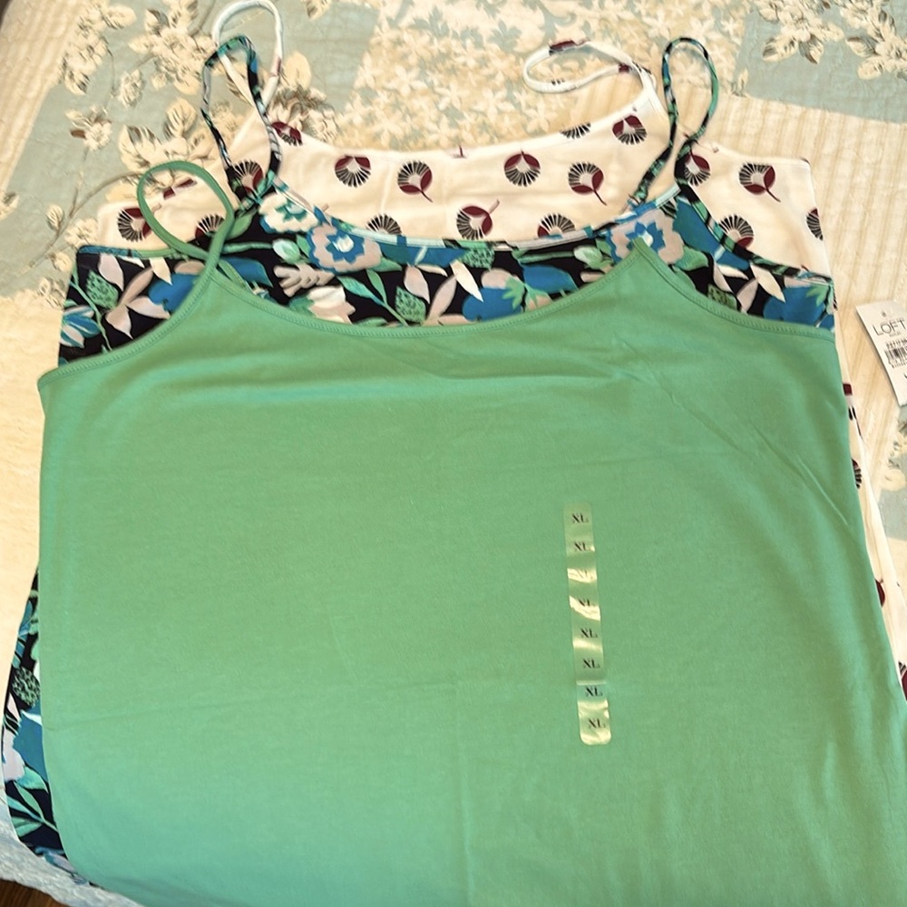 LOFT SPAGHETTI STRAP TANK BUNDLE-A bundle of 3 tanks in size XL